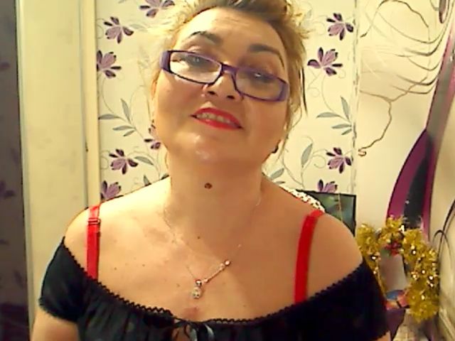 Live sex webcam photo for IryshAlyce #272232219