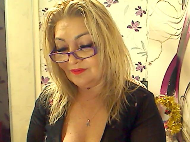 Live sex webcam photo for IryshAlyce #272393926