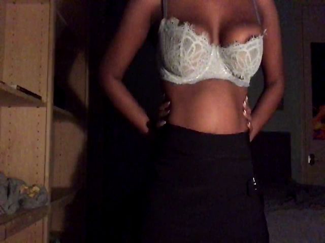 Live sex webcam photo for IsabelHunter #271880151