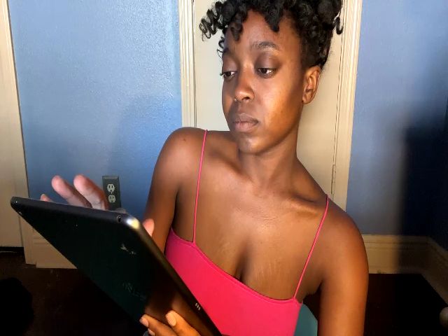 Live sex webcam photo for IsabelHunter #273807007