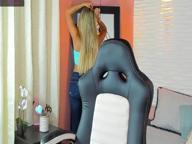 Live sex webcam photo for IsabelaBrown #272141188