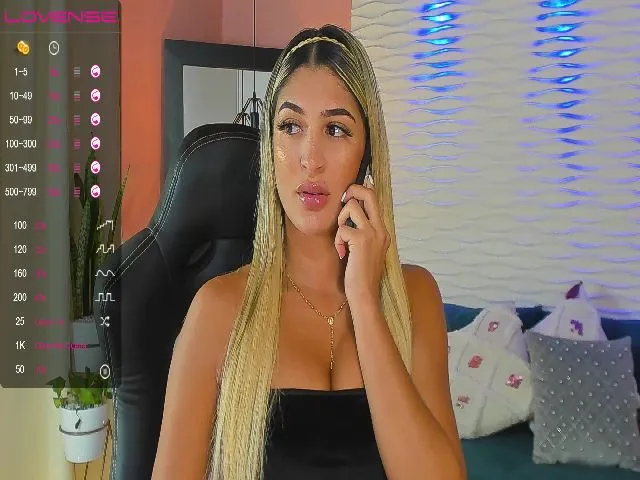 Live sex webcam photo for IsabelaBrown #272681451