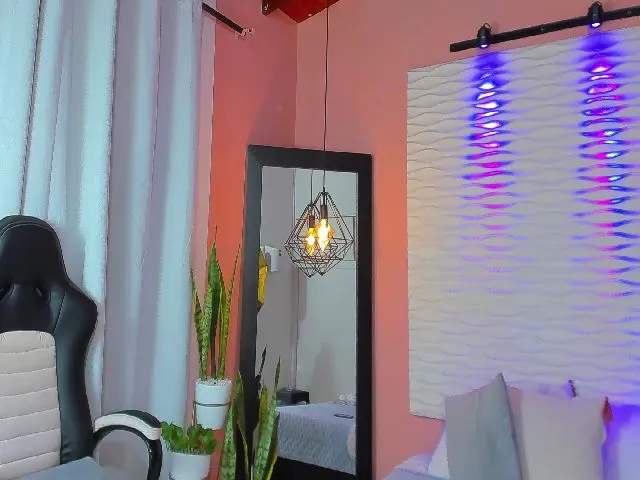 Live sex webcam photo for IsabelaBrown #272975670