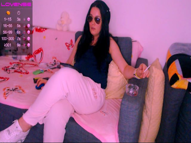 Live sex webcam photo for Isabeladoll #272410905