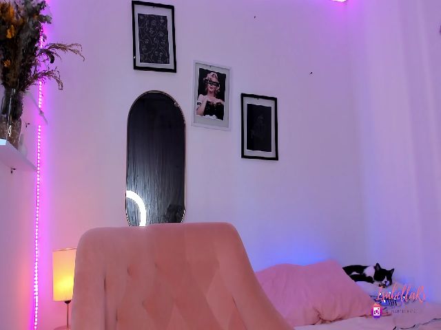 Live sex webcam photo for IsabellaR_x #273275895