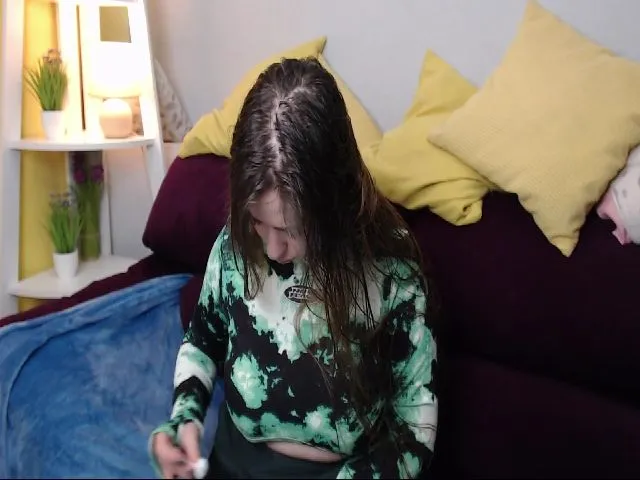 Live sex webcam photo for IsabellaRey #271739556