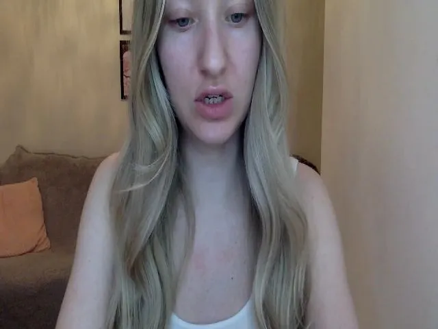 Live sex webcam photo for Isabellrose23 #273036538