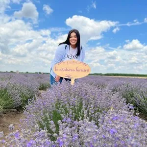 Live sex webcam photo for IvyMoni #290653810