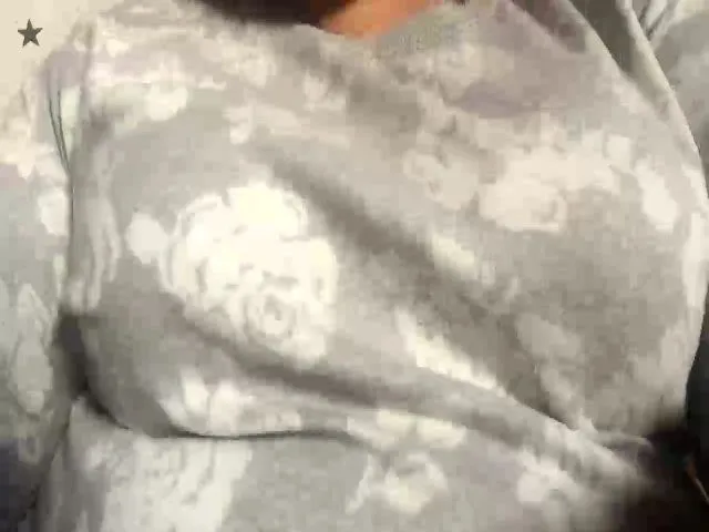 Live sex webcam photo for IvyVenus #274405976