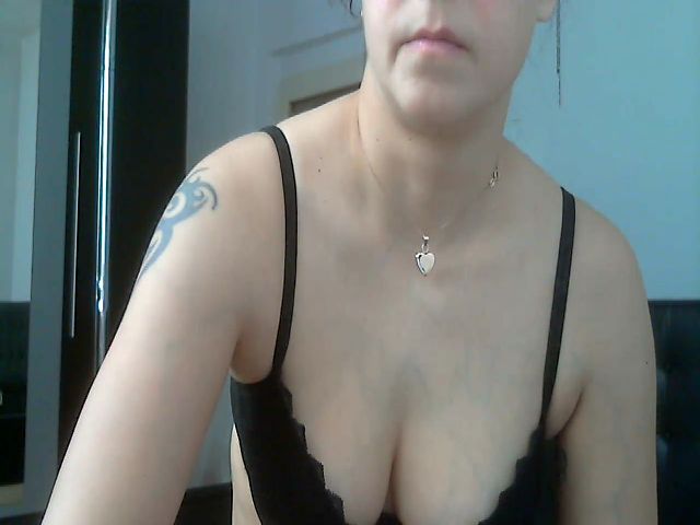 Live sex webcam photo for Ivys_MFC #273449694