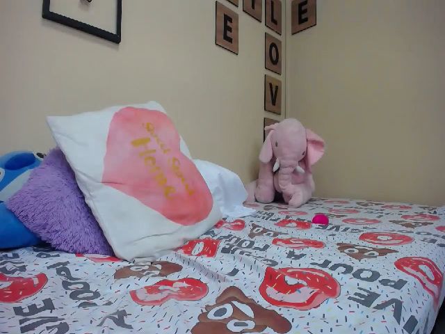 Live sex webcam photo for JENELOTIZZ #272770770