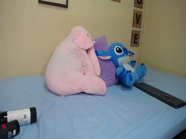 Live sex webcam photo for JENELOTIZZ #272972773