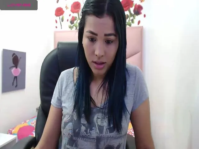 Live sex webcam photo for JLoXxxHots #273546561