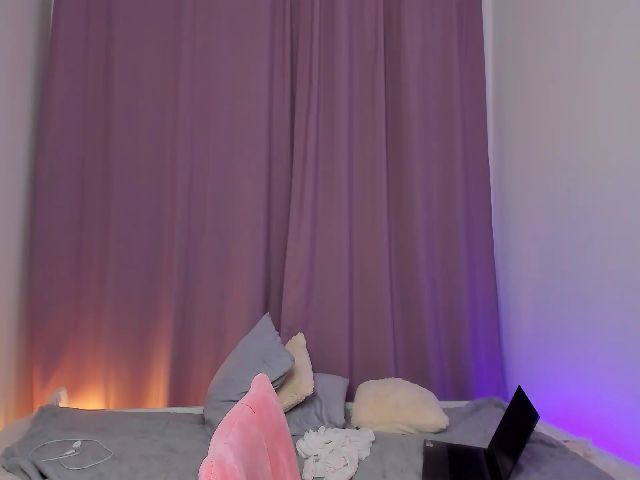 Live sex webcam photo for JNeir_ #274472833