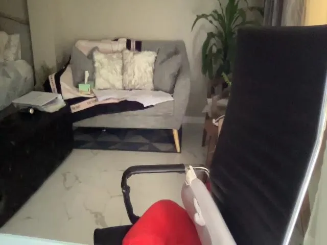 Live sex webcam photo for JUICY_KRISSY #273292454