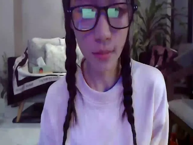 Live sex webcam photo for JUICY_KRISSY #273327967