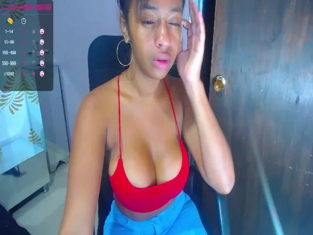 Live sex webcam photo for JadaFire1 #273254613