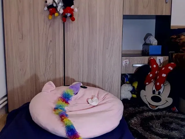 Live sex webcam photo for JadaVixxen #272065778