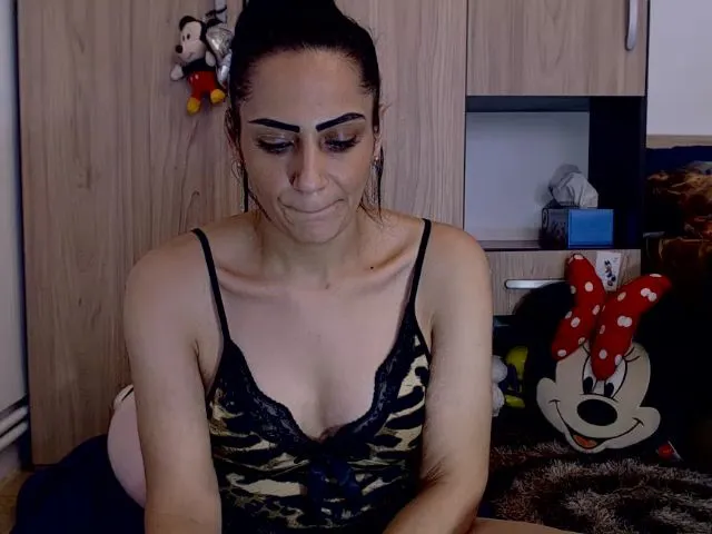 Live sex webcam photo for JadaVixxen #272066680