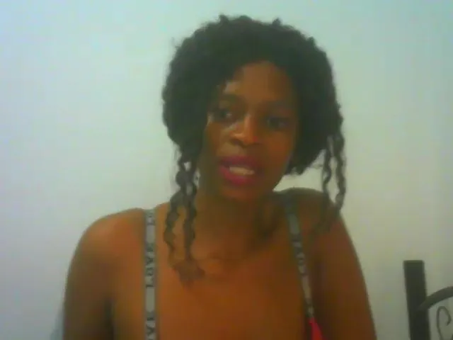 Live sex webcam photo for Jadapinkert #274400152