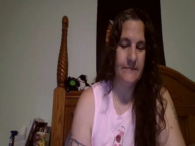 Live sex webcam photo for JadeRain7 #274326678