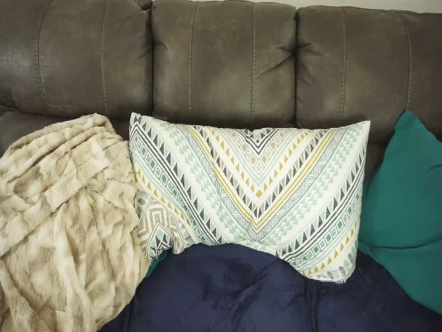 Live sex webcam photo for JadeWolfe #274298233