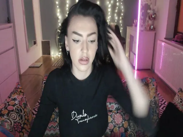 Live sex webcam photo for Jademfc__ #271988192