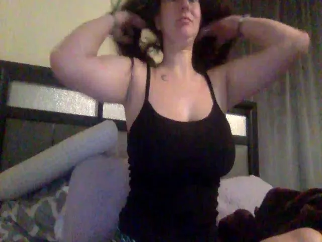 Live sex webcam photo for Jadesunkiss #274276903