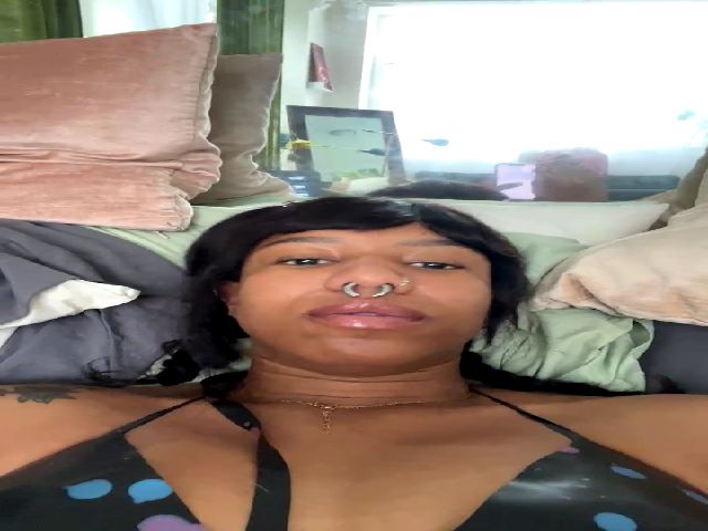 Live sex webcam photo for JaelyUno #273877555