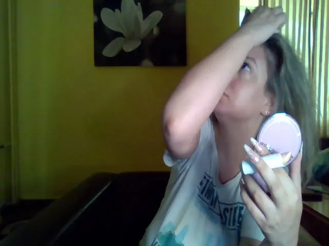 Live sex webcam photo for JamieLane #273968501
