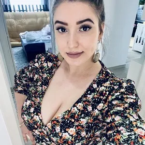 Live sex webcam photo for JamieLane #278235099