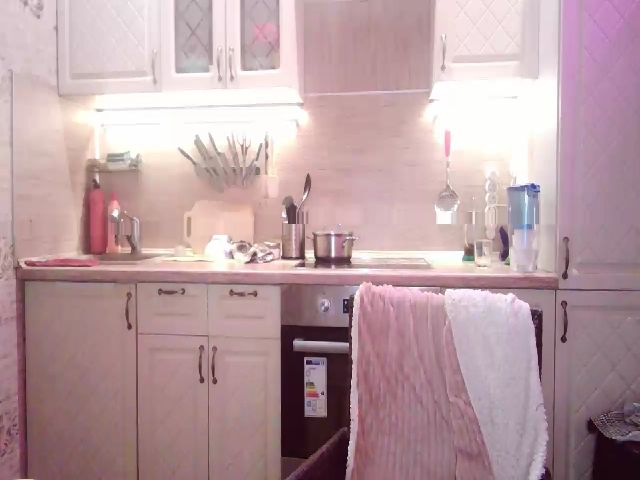 Live sex webcam photo for JaneGrey111 #271865855