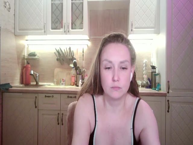 Live sex webcam photo for JaneGrey111 #272399696