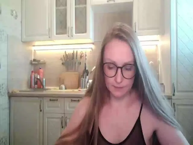 Live sex webcam photo for JaneGrey111 #273898878