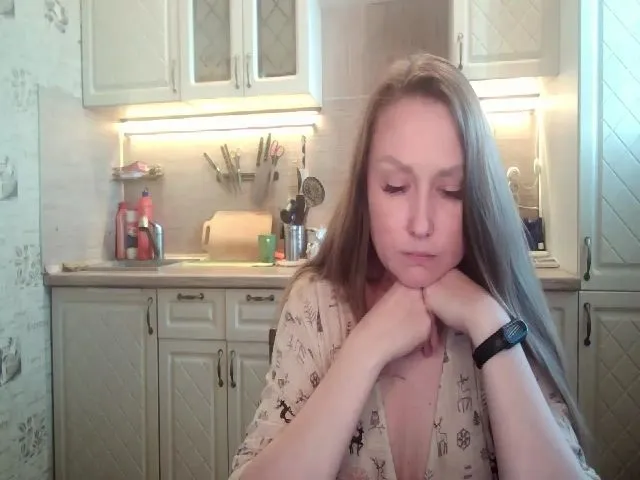 Live sex webcam photo for JaneGrey111 #274340832