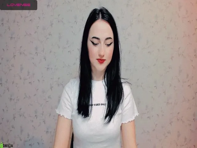 Live sex webcam photo for JaneJuicy #273495271