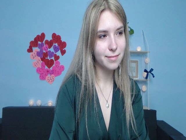 Live sex webcam photo for JaneOruell #272885482