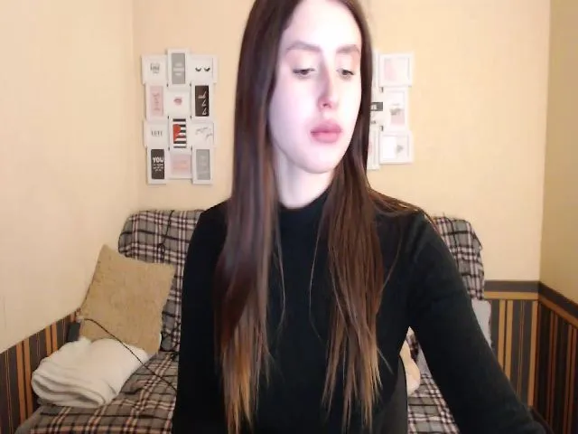 Live sex webcam photo for Jarinna #274612386