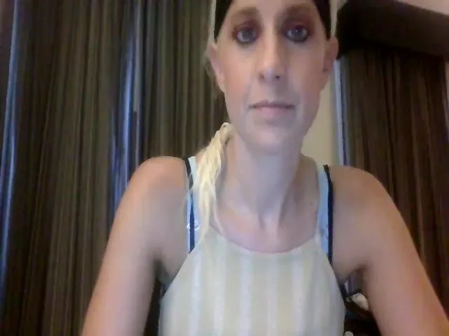 Live sex webcam photo for Jasmine_Rose1 #273827686