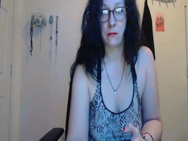 Live sex webcam photo for Jazzell28 #271912985