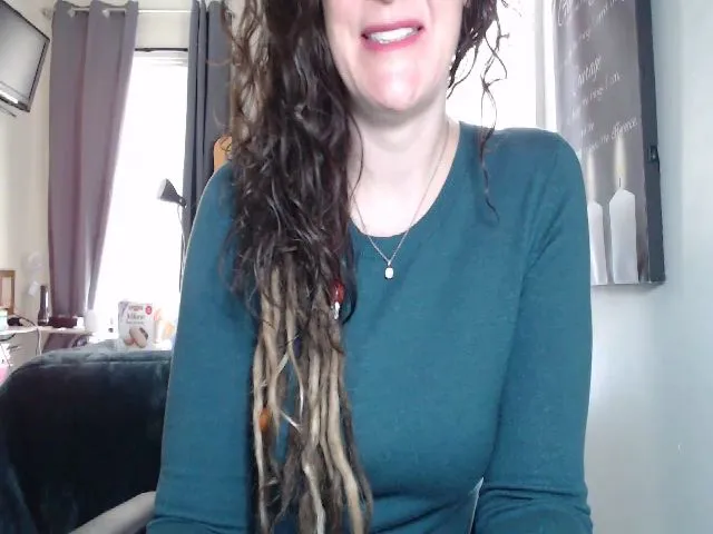 Live sex webcam photo for Jazzell28 #272597508
