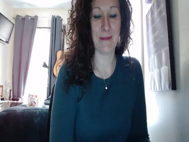 Live sex webcam photo for Jazzell28 #272597719