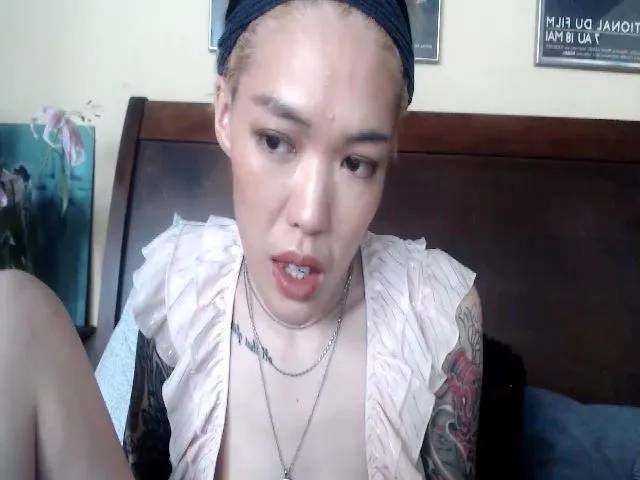 Live sex webcam photo for JenahTookes #272374134