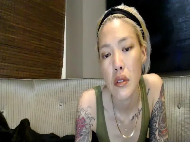 Live sex webcam photo for JenahTookes #272487652