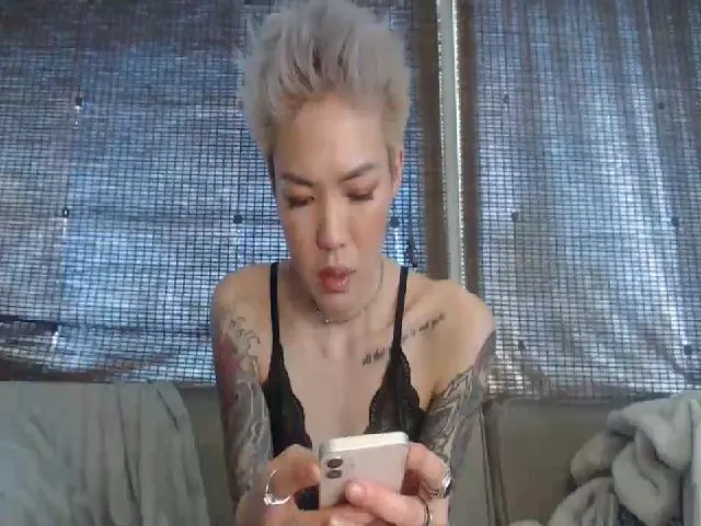 Live sex webcam photo for JenahTookes #273027832