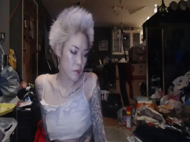 Live sex webcam photo for JenahTookes #273392621