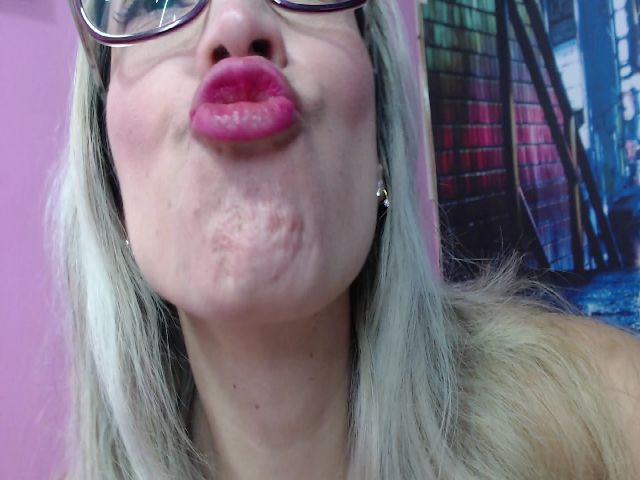 Live sex webcam photo for Jenifer_b #271738525