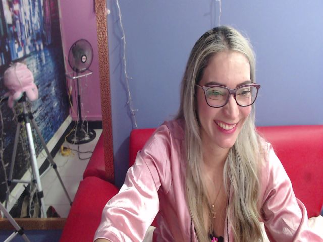 Live sex webcam photo for Jenifer_b #271876035