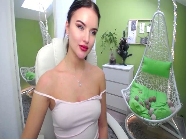 Live sex webcam photo for JenniferMoris #271977854