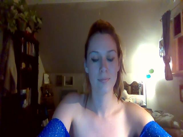 Live sex webcam photo for JennyLights #274643932